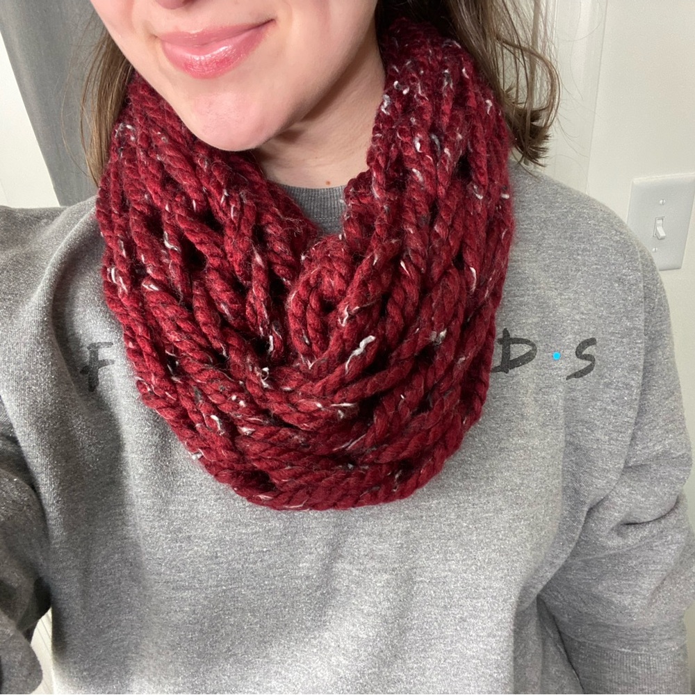 NEW handmade single loop crocheted maroon burgundy thick soft plush warm scarf‎